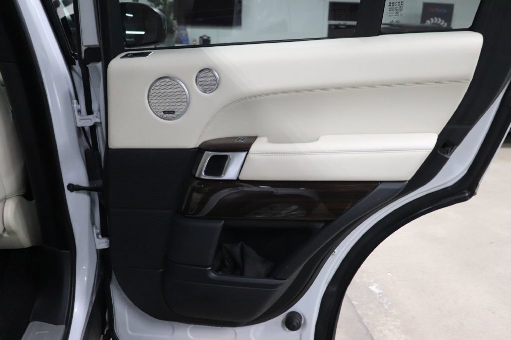 Used 2016 Land Rover Range Rover Supercharged image 18