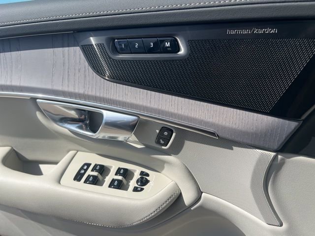 New 2026 Volvo XC90 B6 Ultra w/ Protection Package image 22