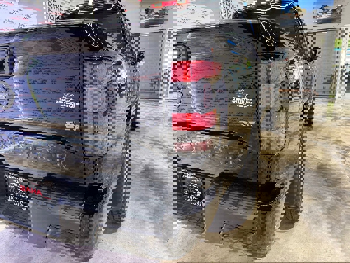 Used 2024 Nissan Frontier SV image 8