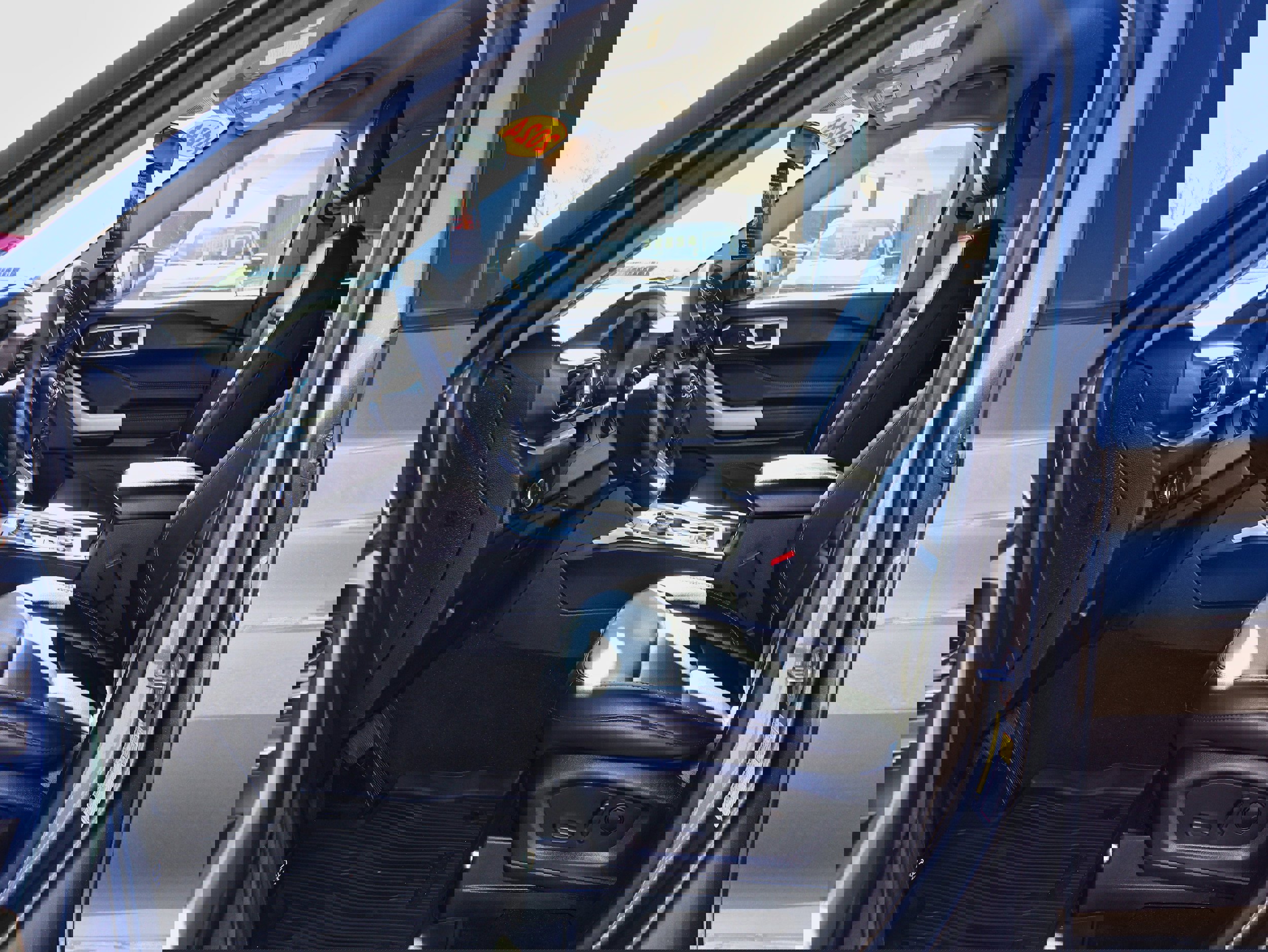 Used 2024 Ford Explorer XLT w/ Equipment Group 202A image 15