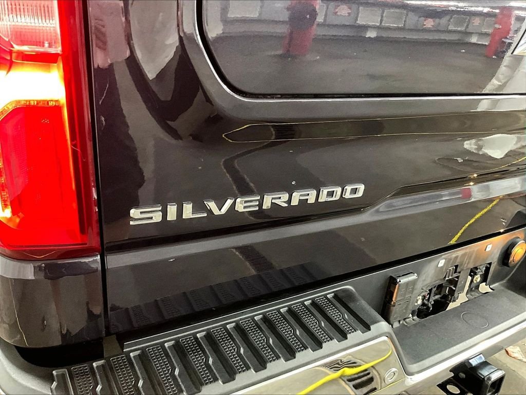 Used 2022 Chevrolet Silverado 1500 LTZ w/ LTZ Premium Package AWD/4WD image 27