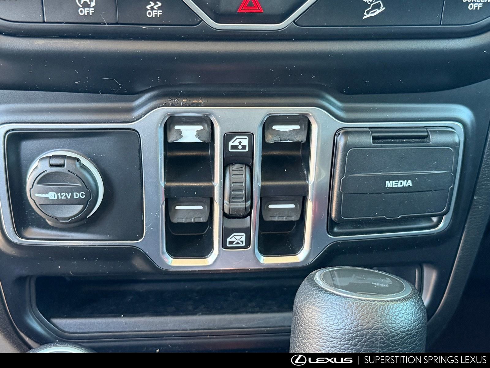 Used 2020 Jeep Wrangler Unlimited Sahara image 29