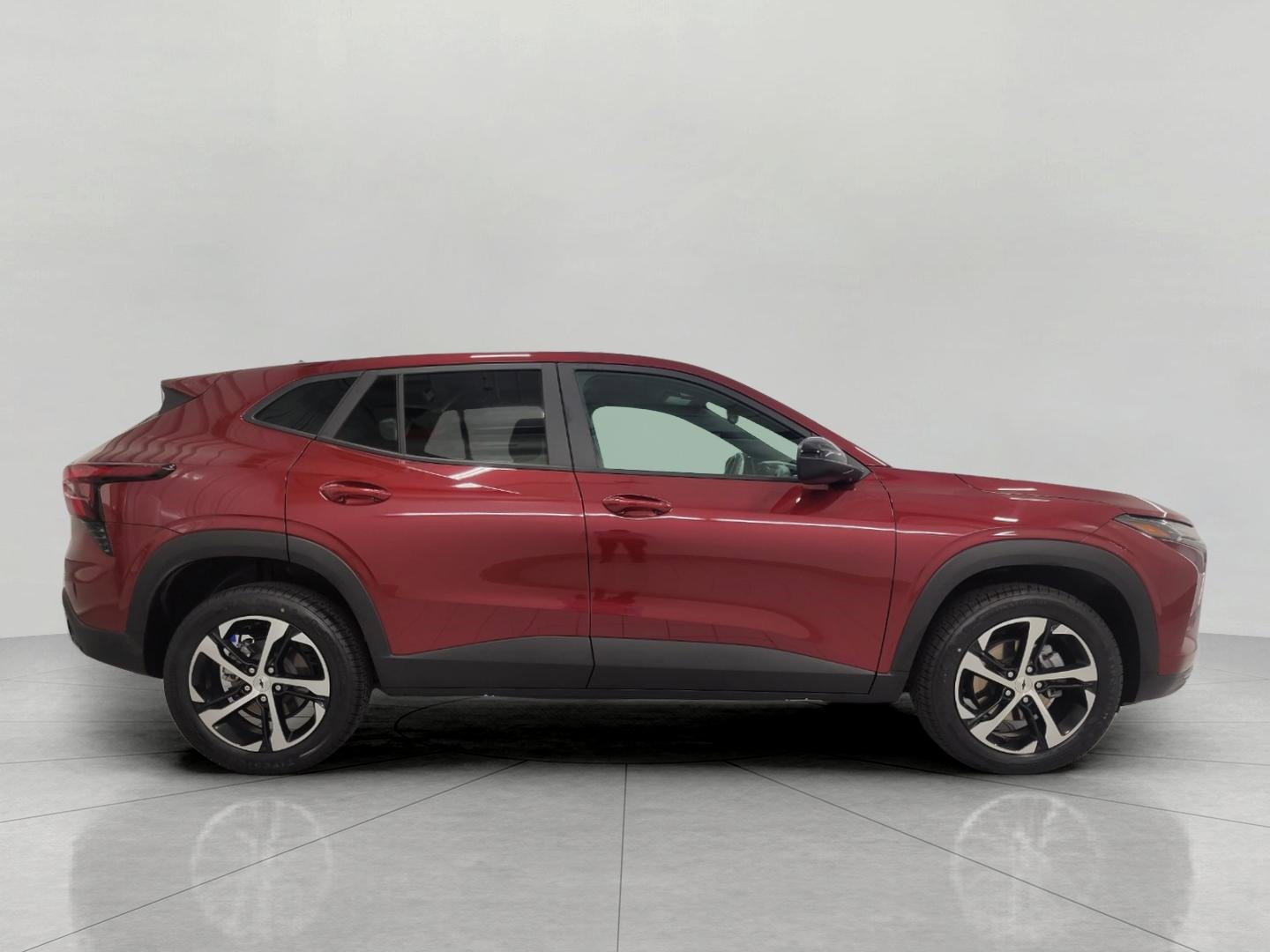 Certified 2024 Chevrolet Trax RS w/ Driver Confidence Package FWD image 11