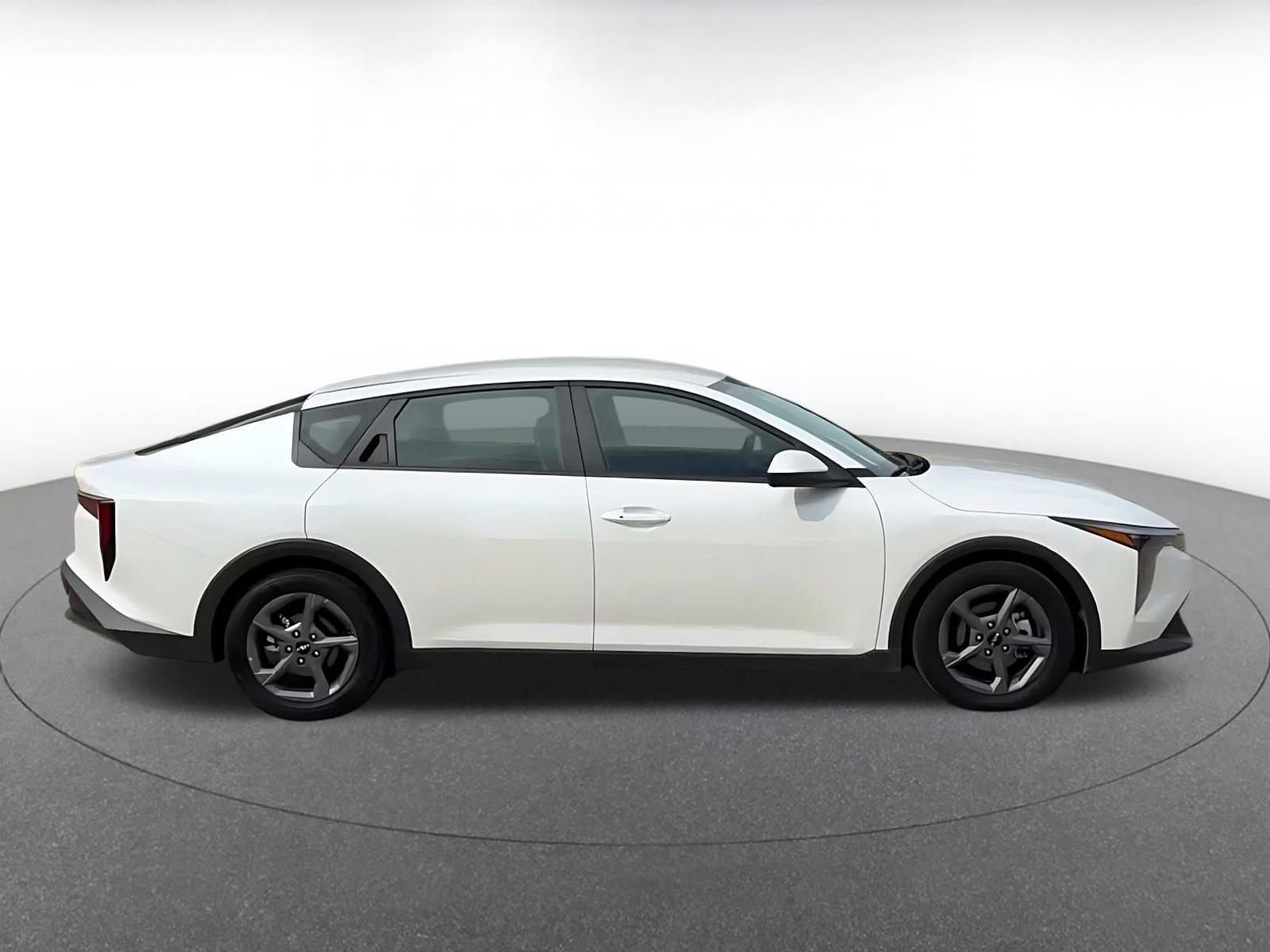 Used 2025 Kia K4 FWD image 16