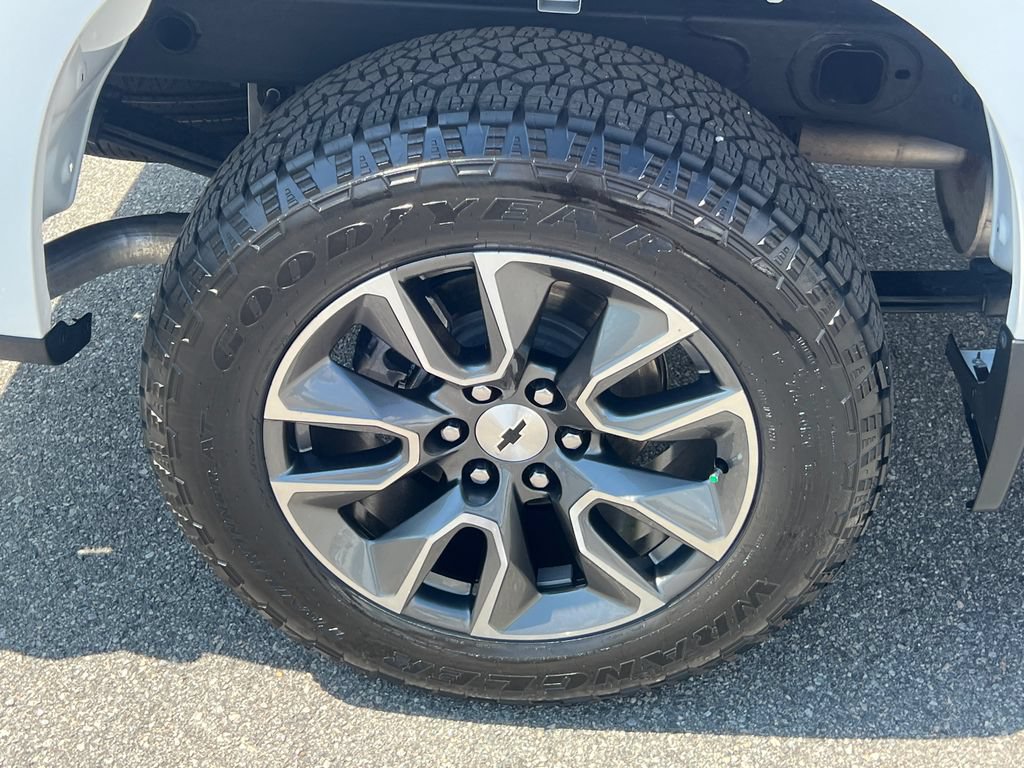 Used 2024 Chevrolet Silverado 1500 RST w/ LPO, Dark Essentials Package AWD/4WD image 18