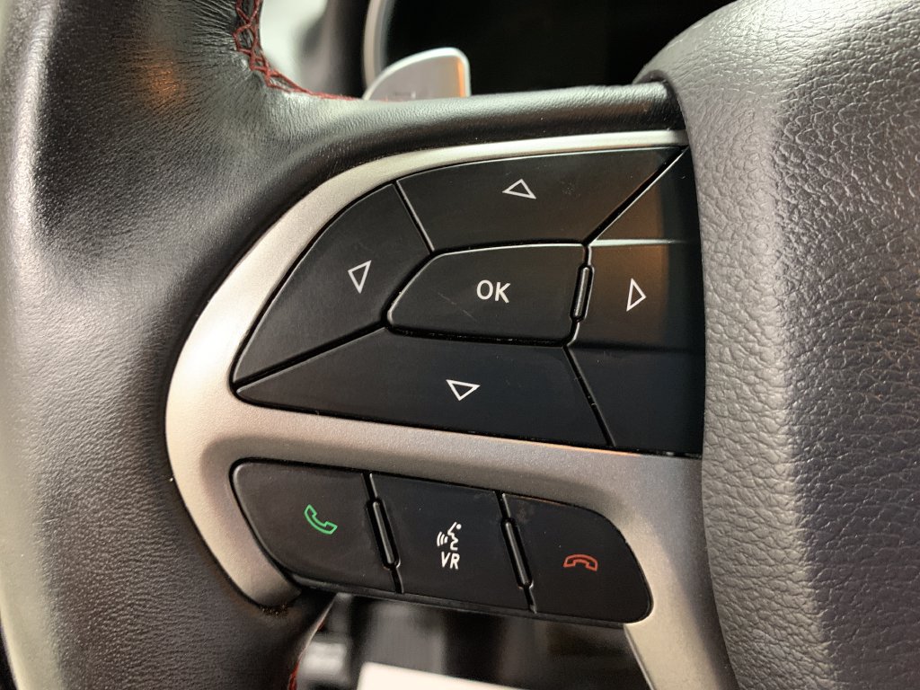 Used 2019 Jeep Grand Cherokee Trailhawk w/ Trailhawk Luxury Group AWD/4WD image 24