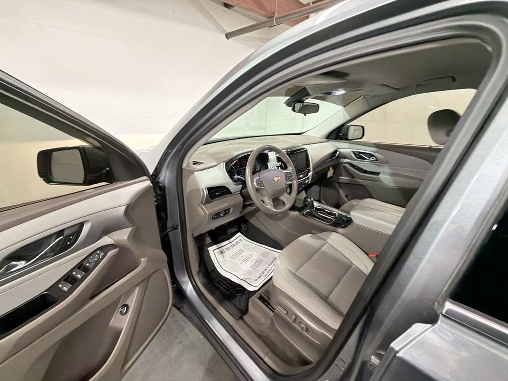 Used 2020 Chevrolet Traverse LT FWD image 10