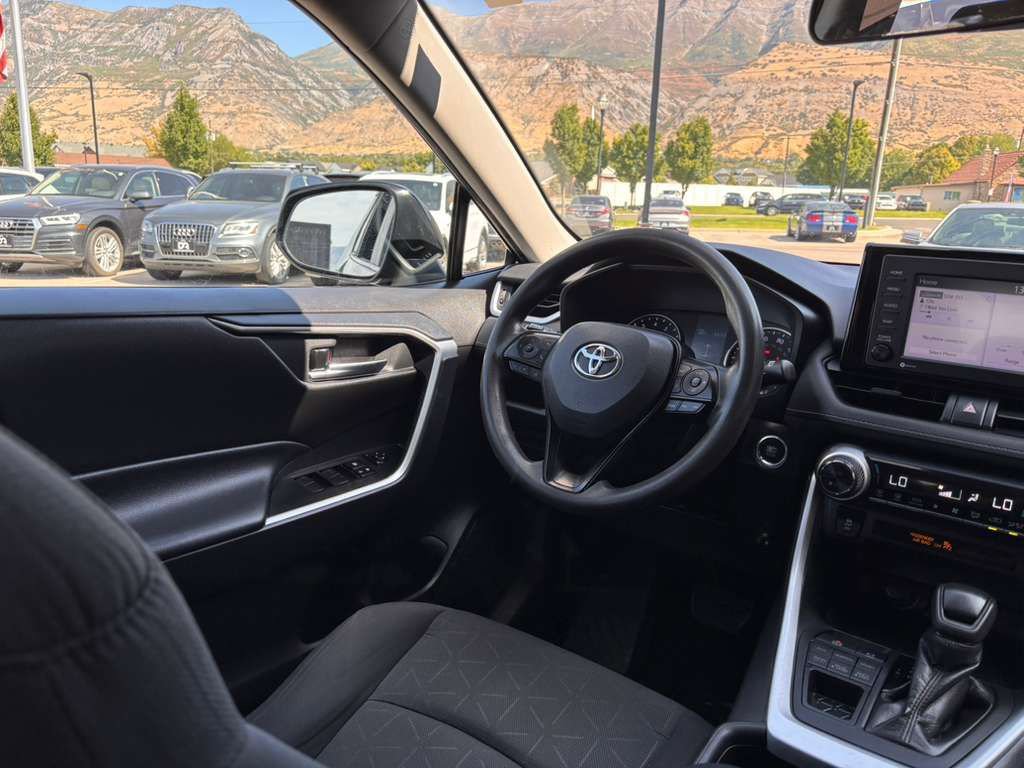 Used 2021 Toyota RAV4 XLE image 23