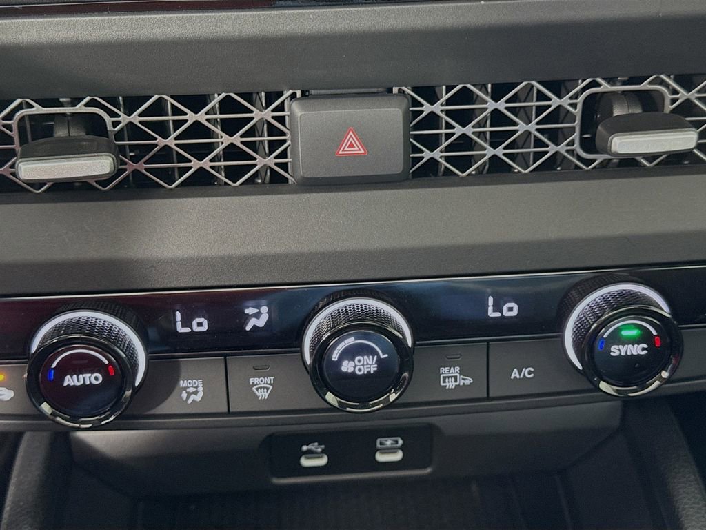 Certified 2025 Honda Accord SE image 18
