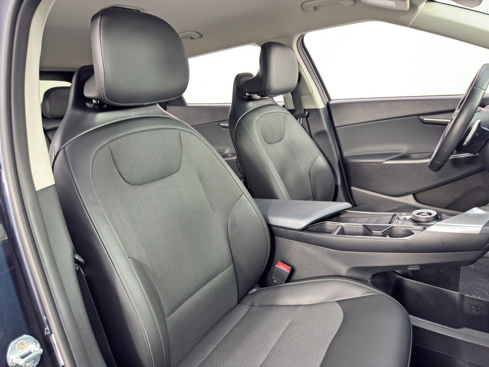 Used 2022 Kia EV6 Light image 36