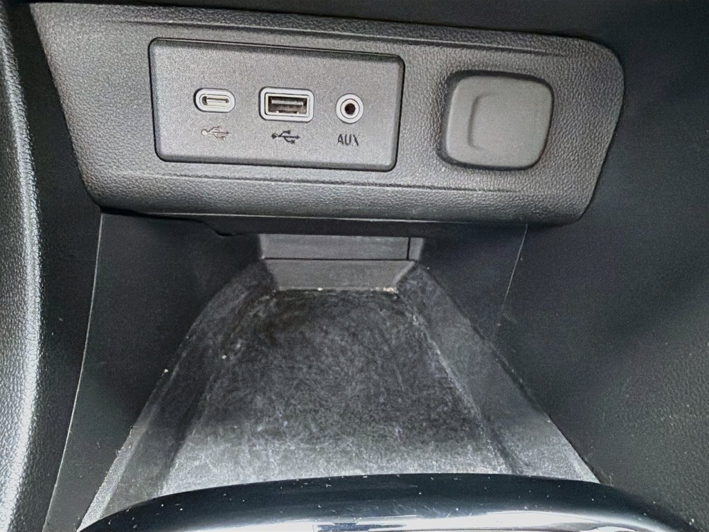 Used 2023 Buick Encore GX Select FWD image 28