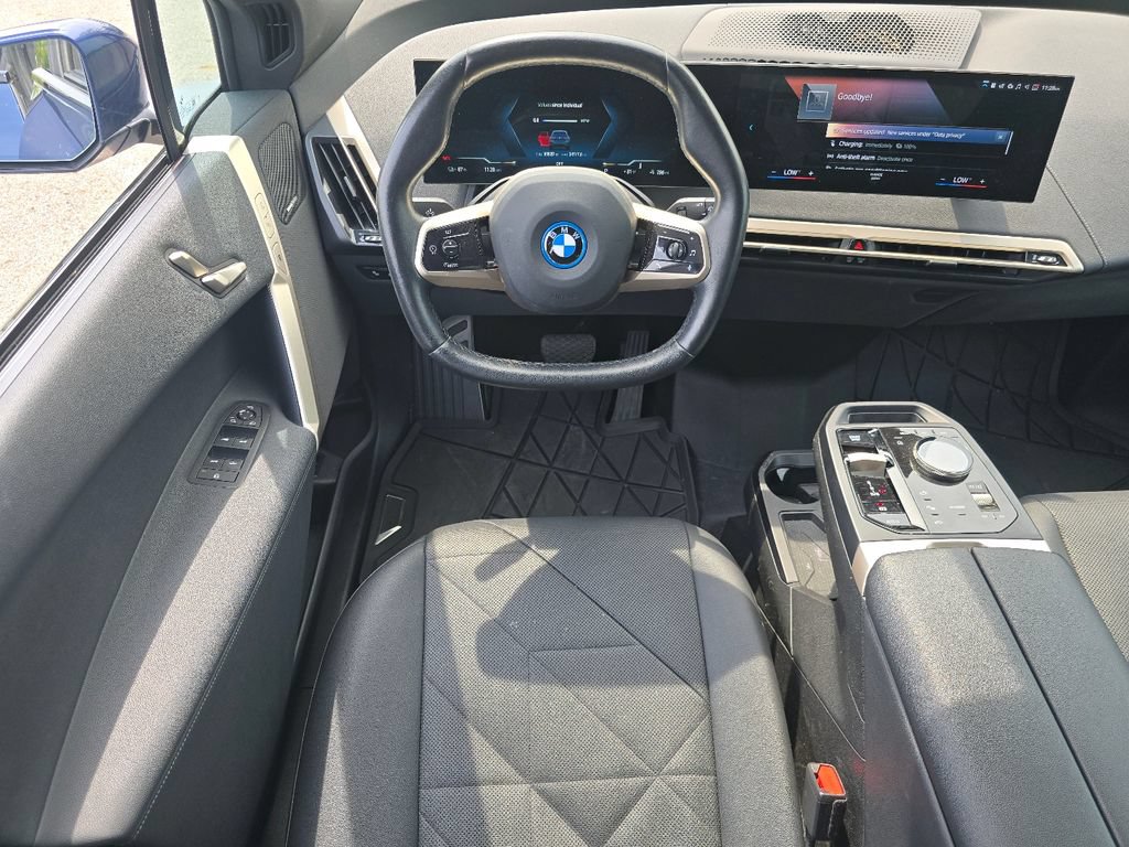 Used 2022 BMW iX xDrive50 w/ Convenience Package AWD/4WD image 25