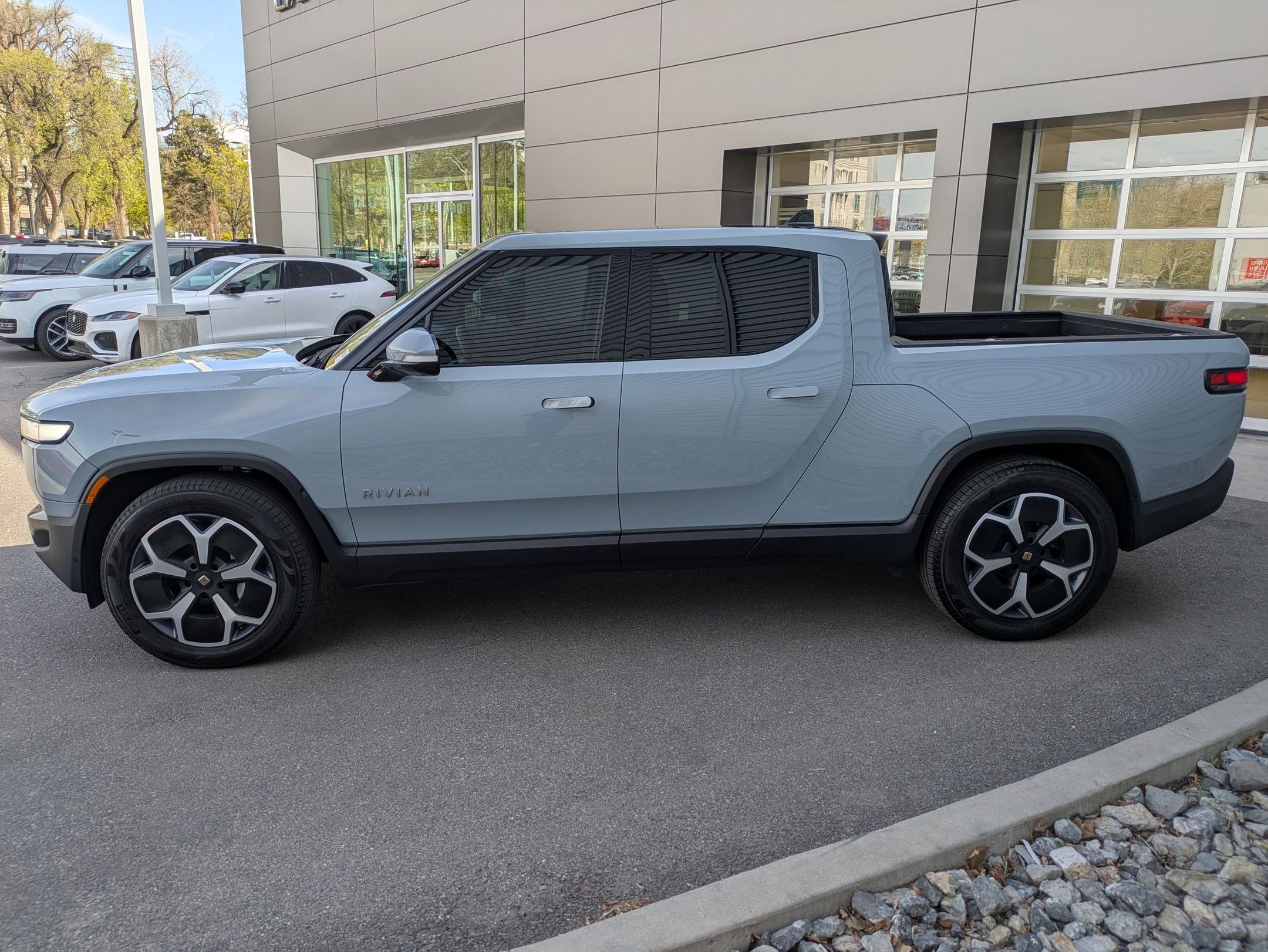 Used 2024 Rivian R1T Adventure AWD/4WD image 7
