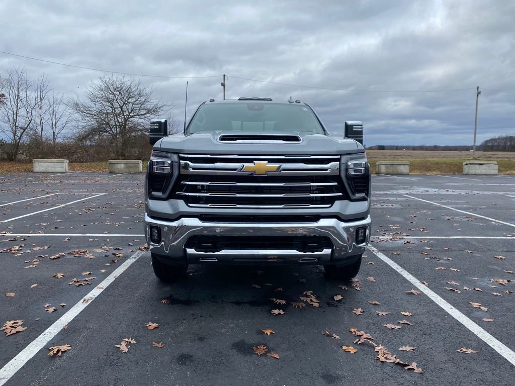 New 2026 Chevrolet Silverado 3500 LTZ w/ LTZ Premium Package image 2