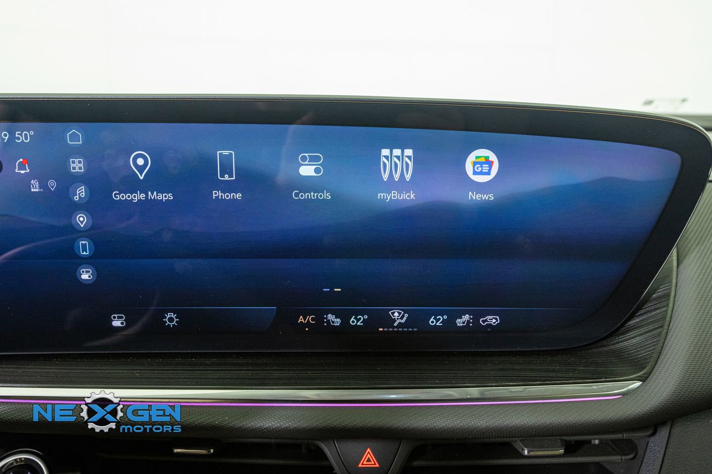 Used 2025 Buick Envision Preferred AWD/4WD image 19