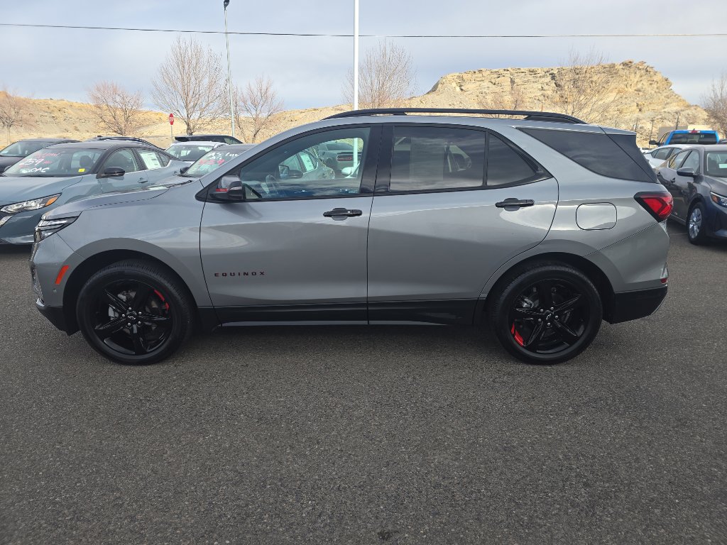 Used 2023 Chevrolet Equinox Premier image 2