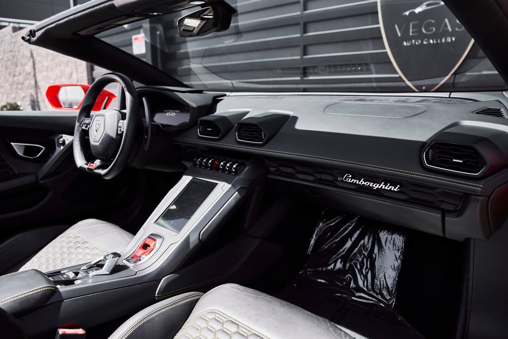 Used 2023 Lamborghini Huracan EVO RWD image 36