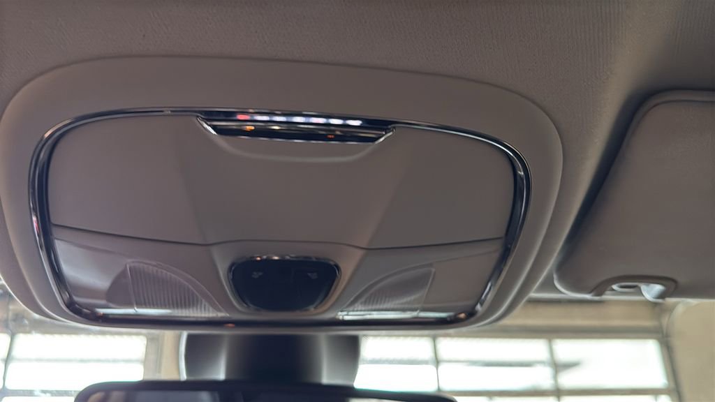 Used 2019 Jeep Cherokee Limited image 33