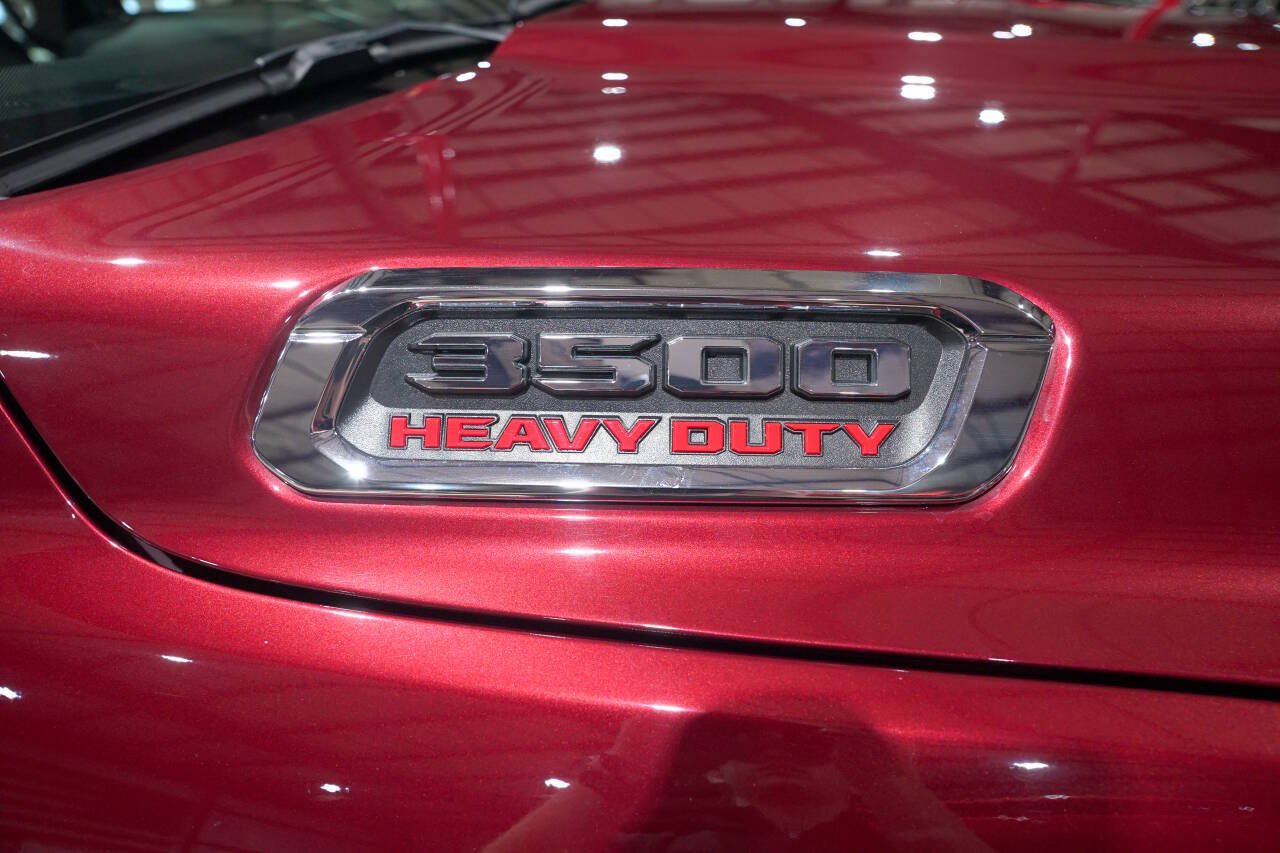 Used 2024 RAM 3500 Limited AWD/4WD image 30