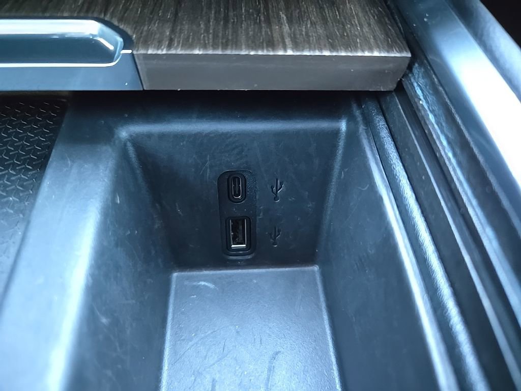 Used 2024 GMC Acadia Denali w/ Super Cruise Package image 27