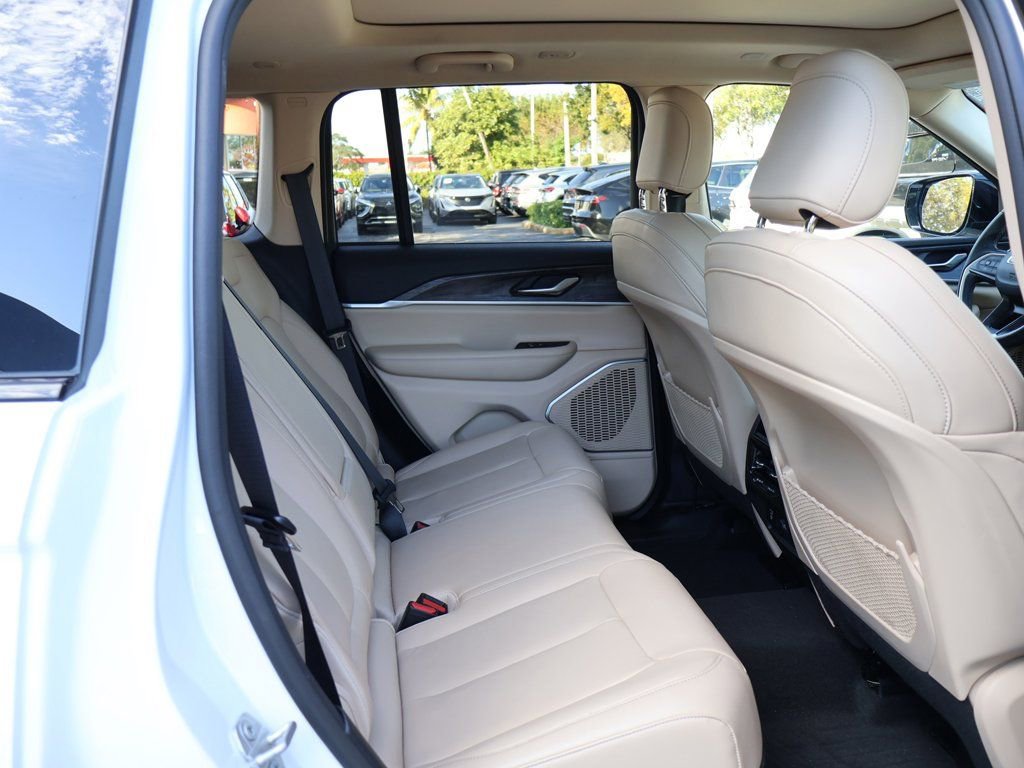 Used 2022 Jeep Grand Cherokee Limited w/ Trailer Tow Prep Group (B) image 40