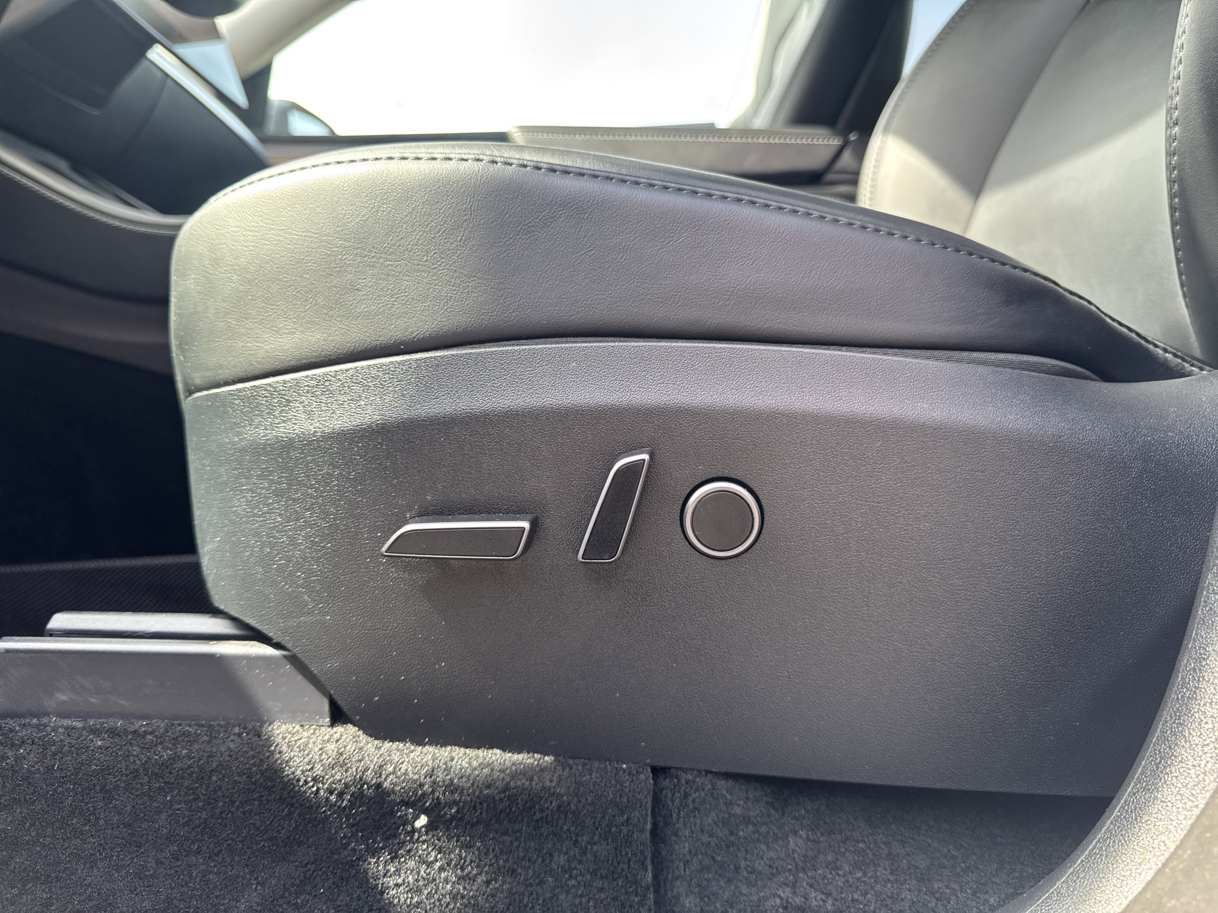 Used 2023 Tesla Model Y Long Range image 14