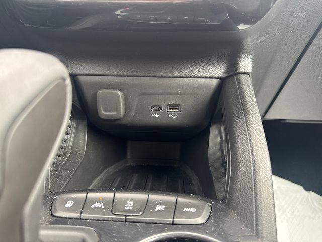 Used 2025 Chevrolet TrailBlazer LT AWD/4WD image 21