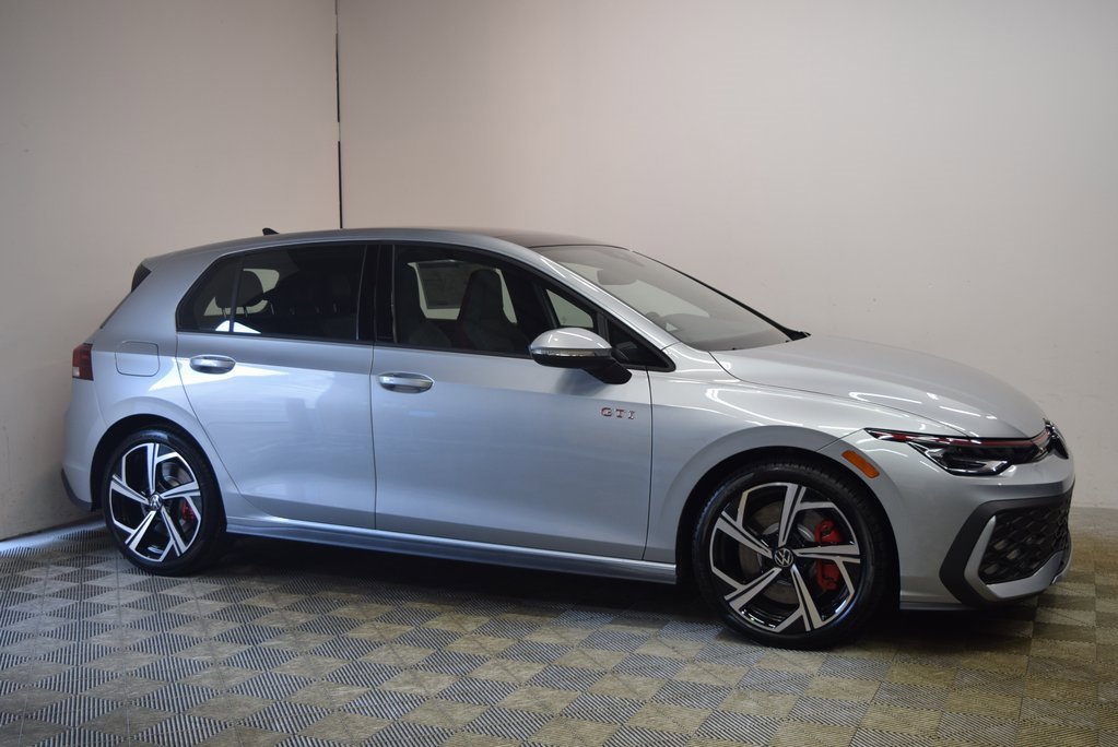 New 2025 Volkswagen GTI SE image 3