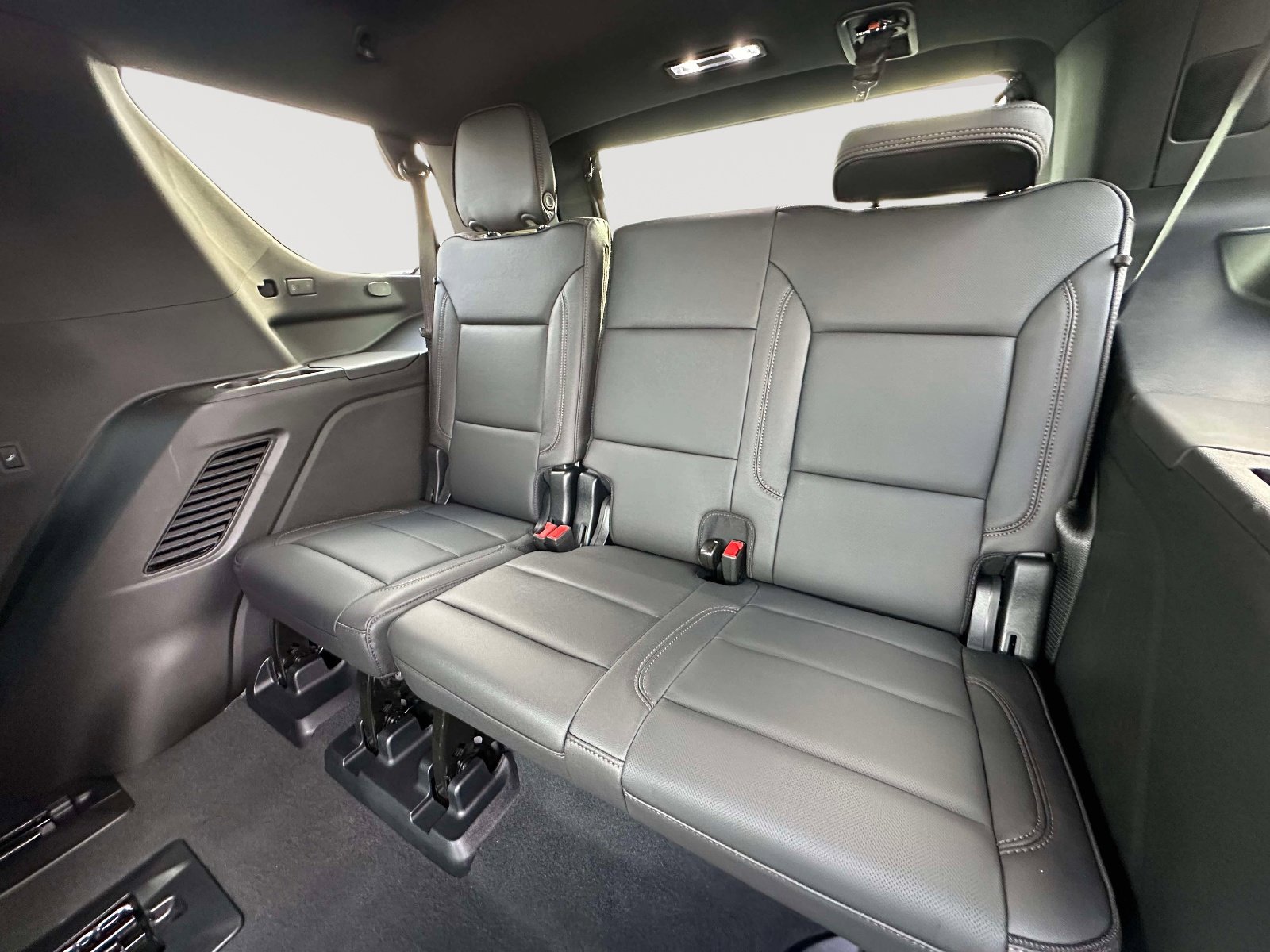 Used 2025 Chevrolet Tahoe High Country w/ LPO, Illumination Package image 36