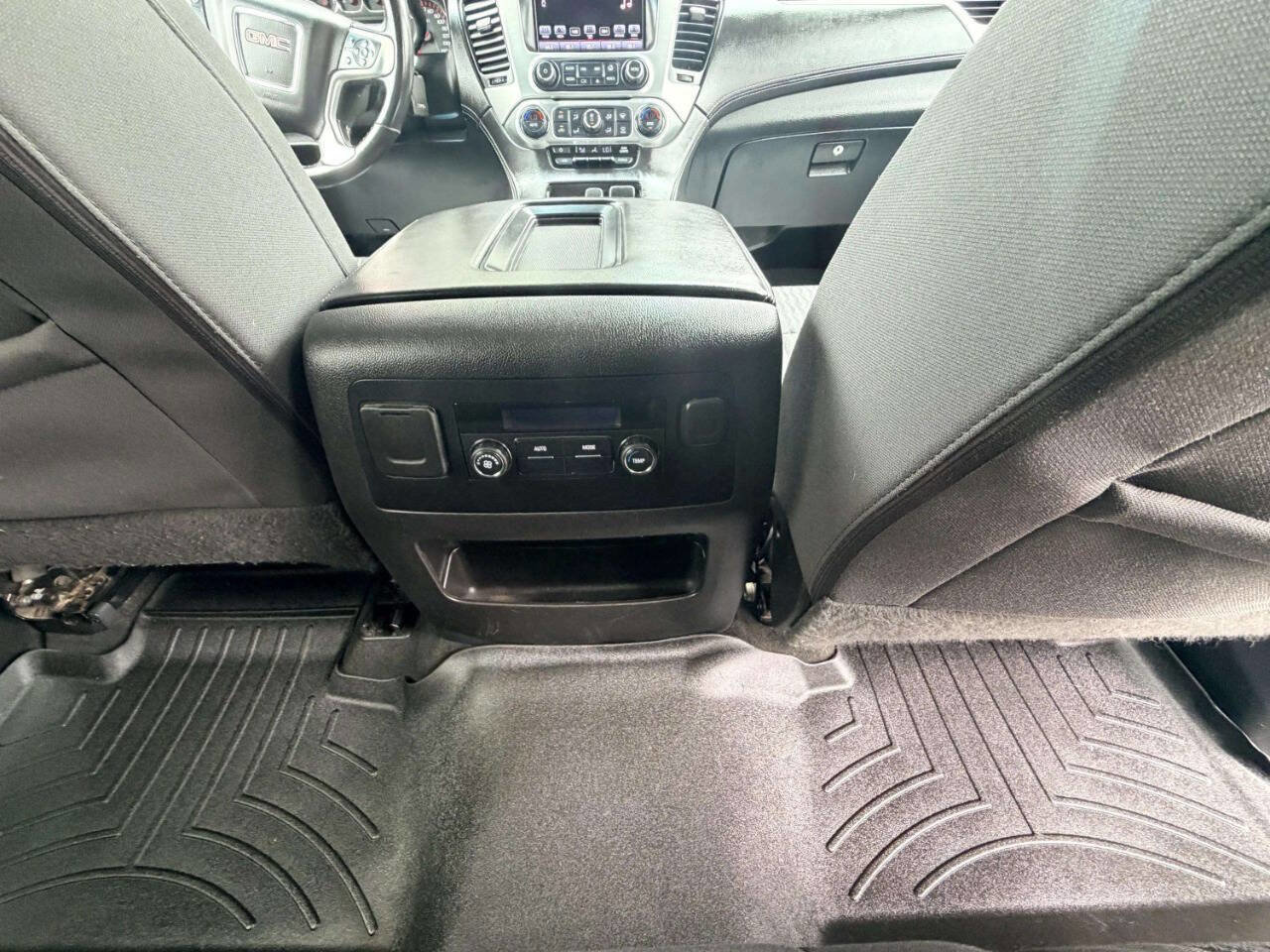 Used 2016 GMC Yukon XL SLE w/ Enhanced Driver Alert Package AWD/4WD image 25