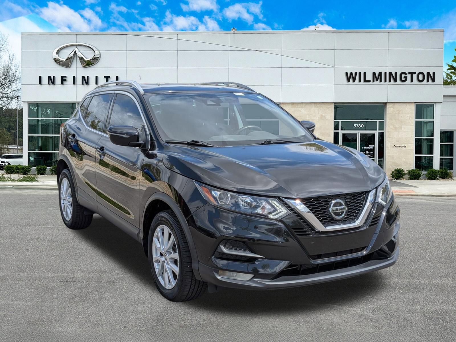 Used 2022 Nissan Rogue Sport SV image 1