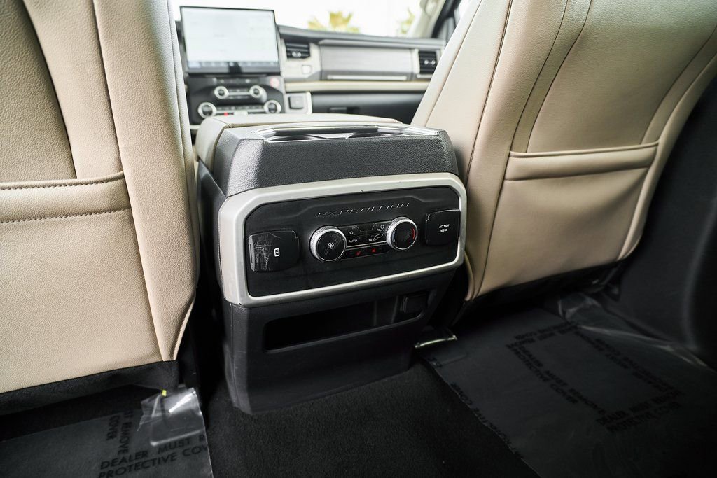 Used 2024 Ford Expedition Limited image 30