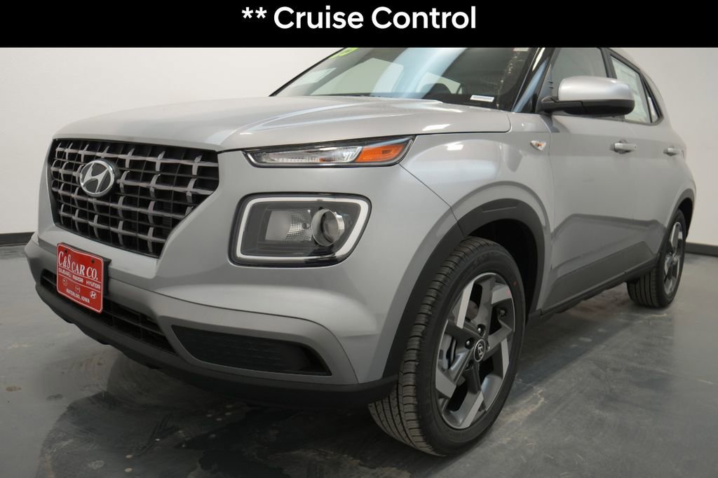 New 2025 Hyundai Venue SEL image 4