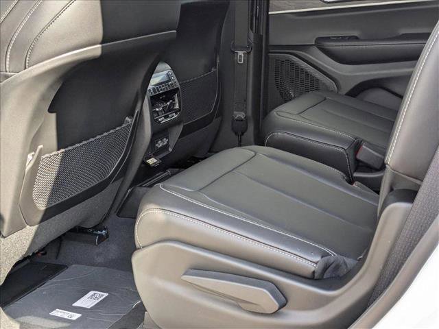 New 2025 Jeep Grand Cherokee L Limited w/ Black Appearance Package image 17