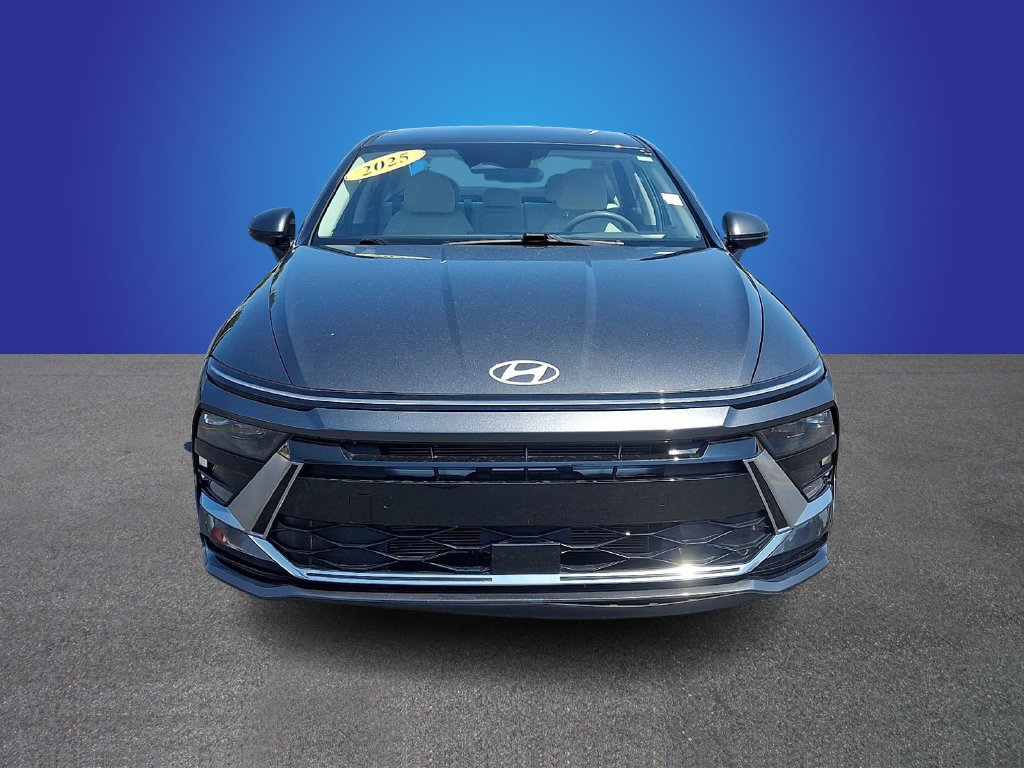 Used 2025 Hyundai Sonata SEL FWD image 2