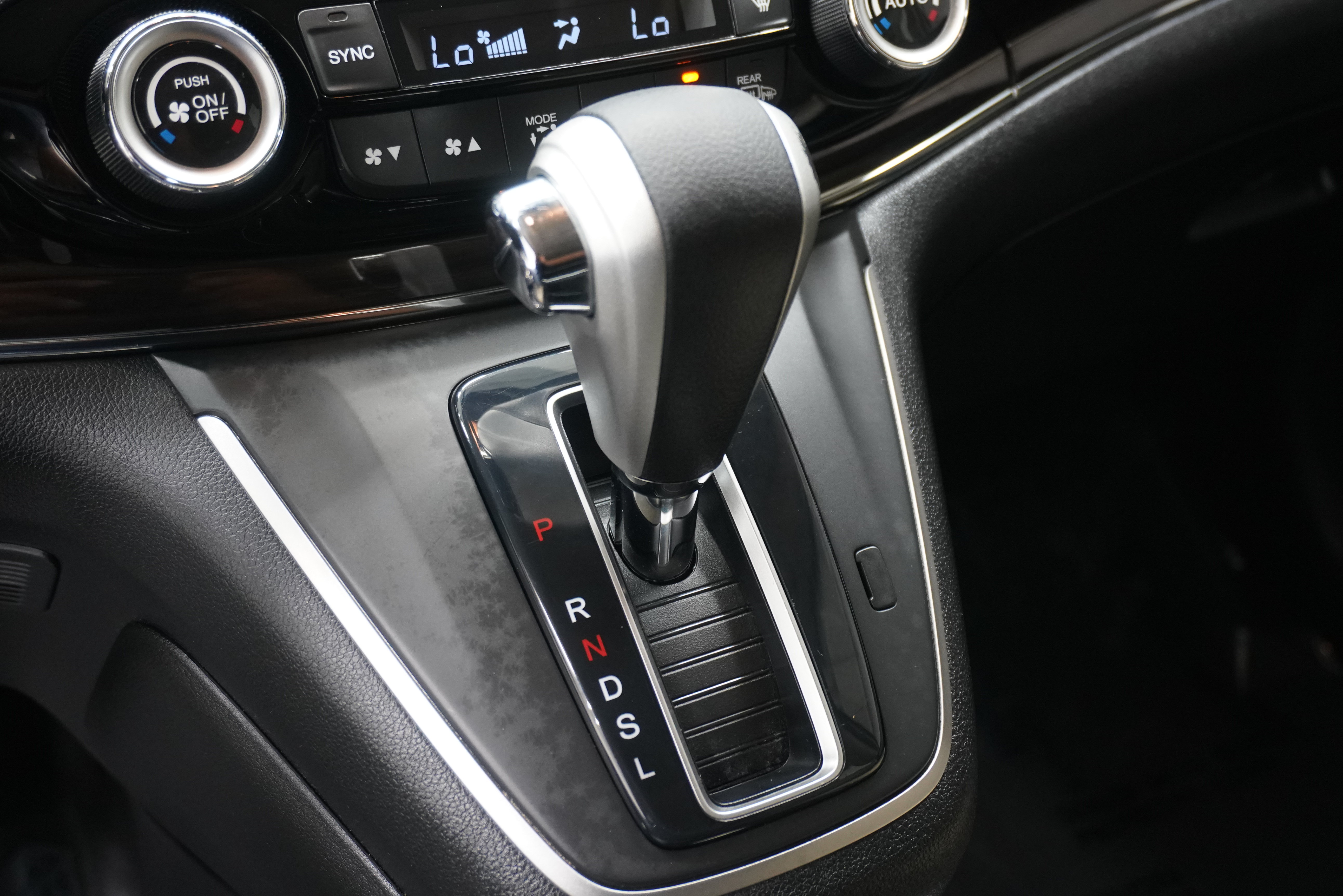 Used 2015 Honda CR-V EX-L image 18
