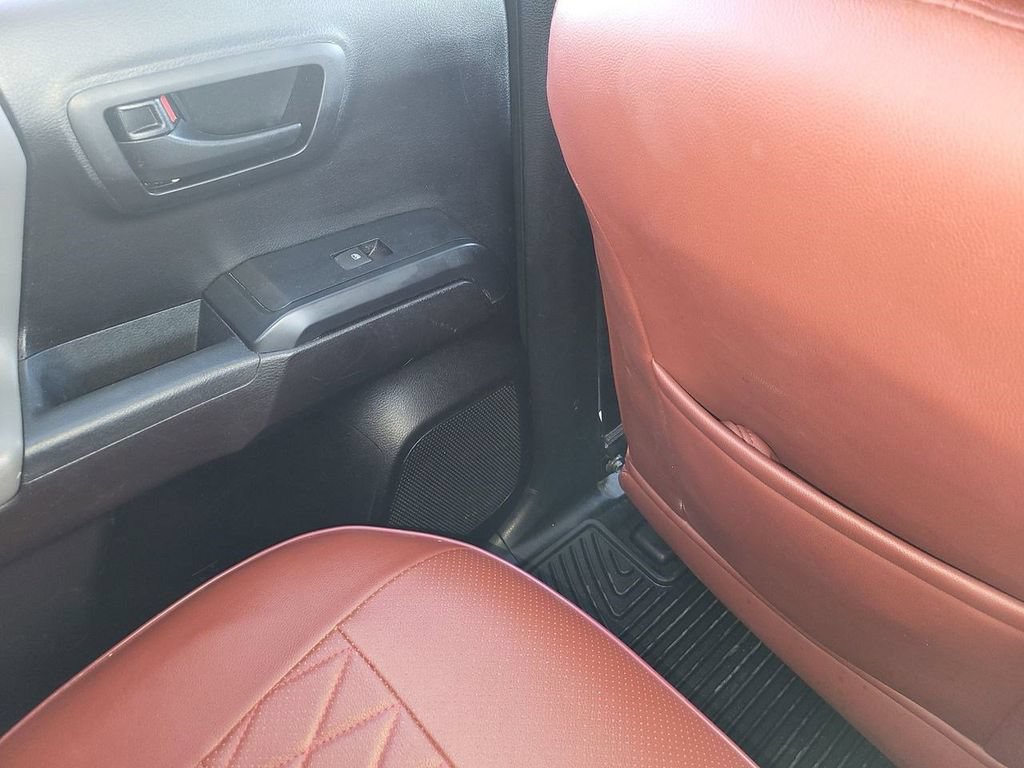 Used 2019 Toyota Tacoma SR AWD/4WD image 15