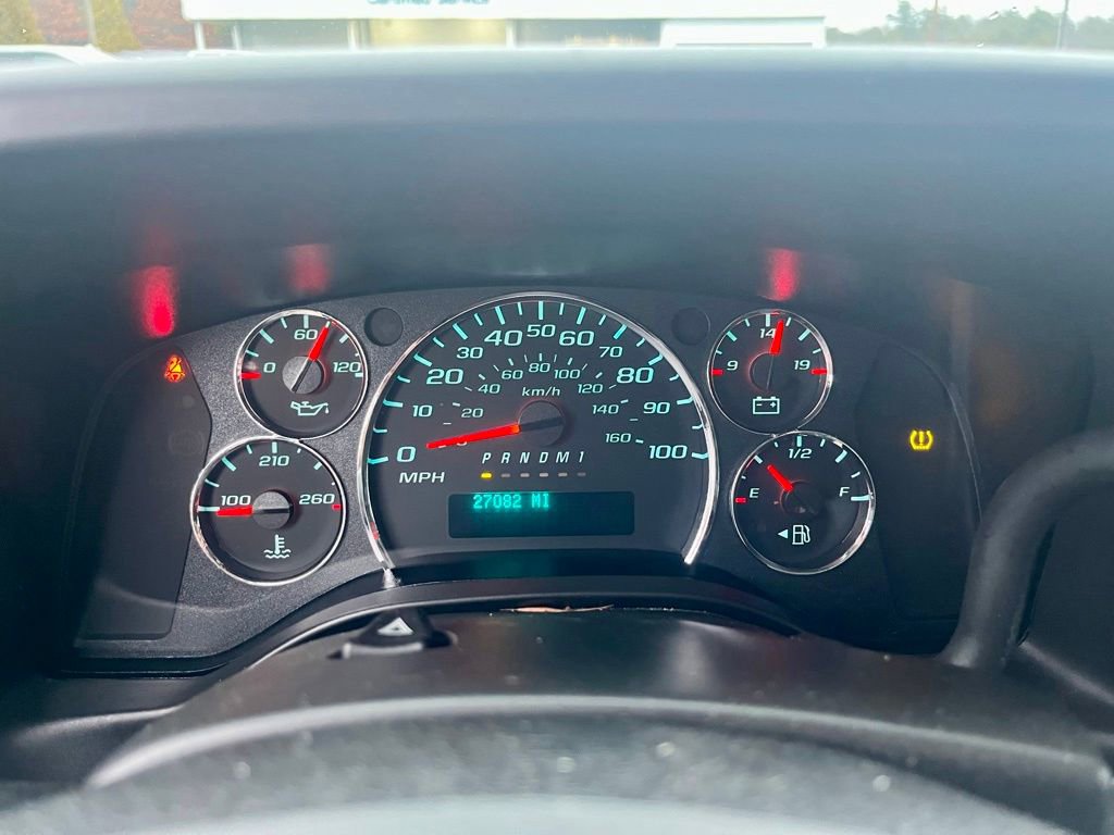 Used 2023 Chevrolet Express 2500 w/ Driver Convenience Package image 19