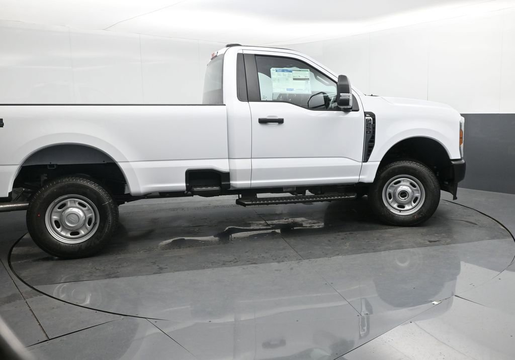 New 2026 Ford F250 XL w/ F-250 >10K GVWR Package AWD/4WD image 7
