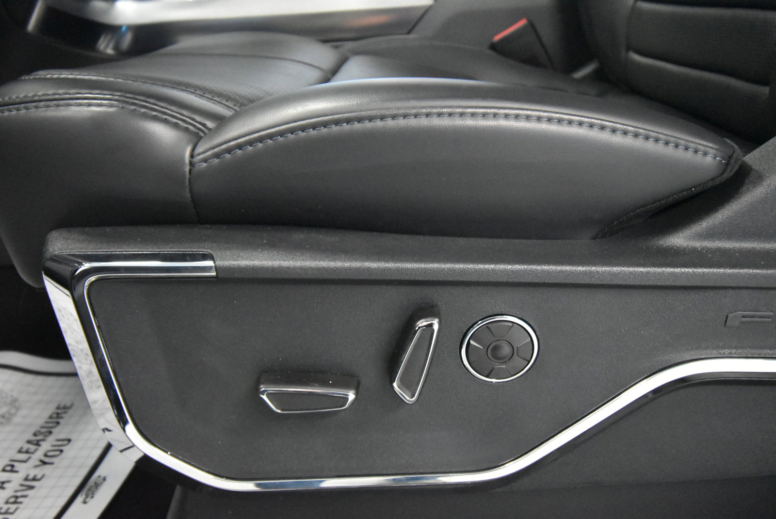 New 2025 Ford F150 Platinum w/ Equipment Group 702A High image 5