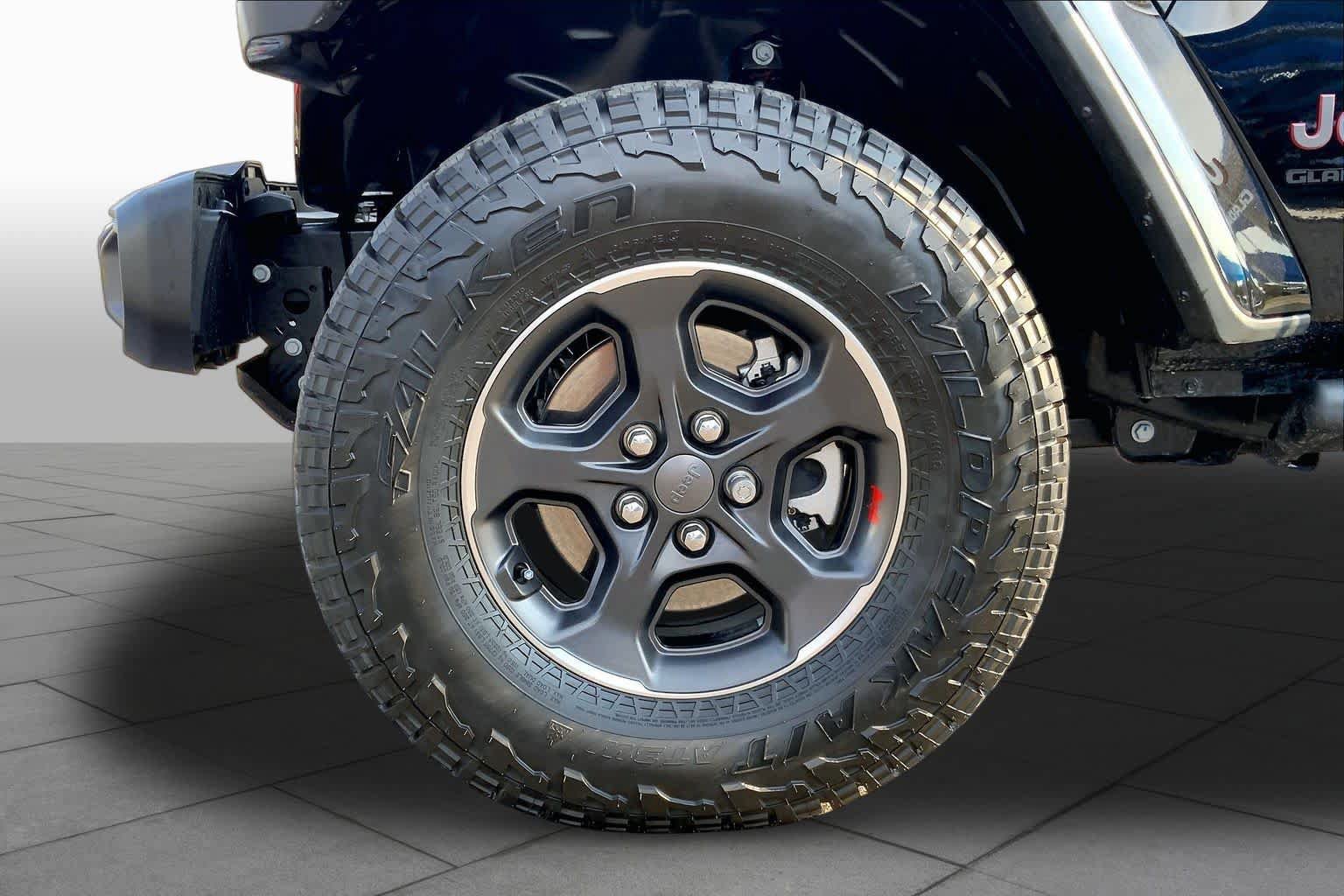 Used 2023 Jeep Gladiator Rubicon w/ Trailer Tow Package AWD/4WD image 11
