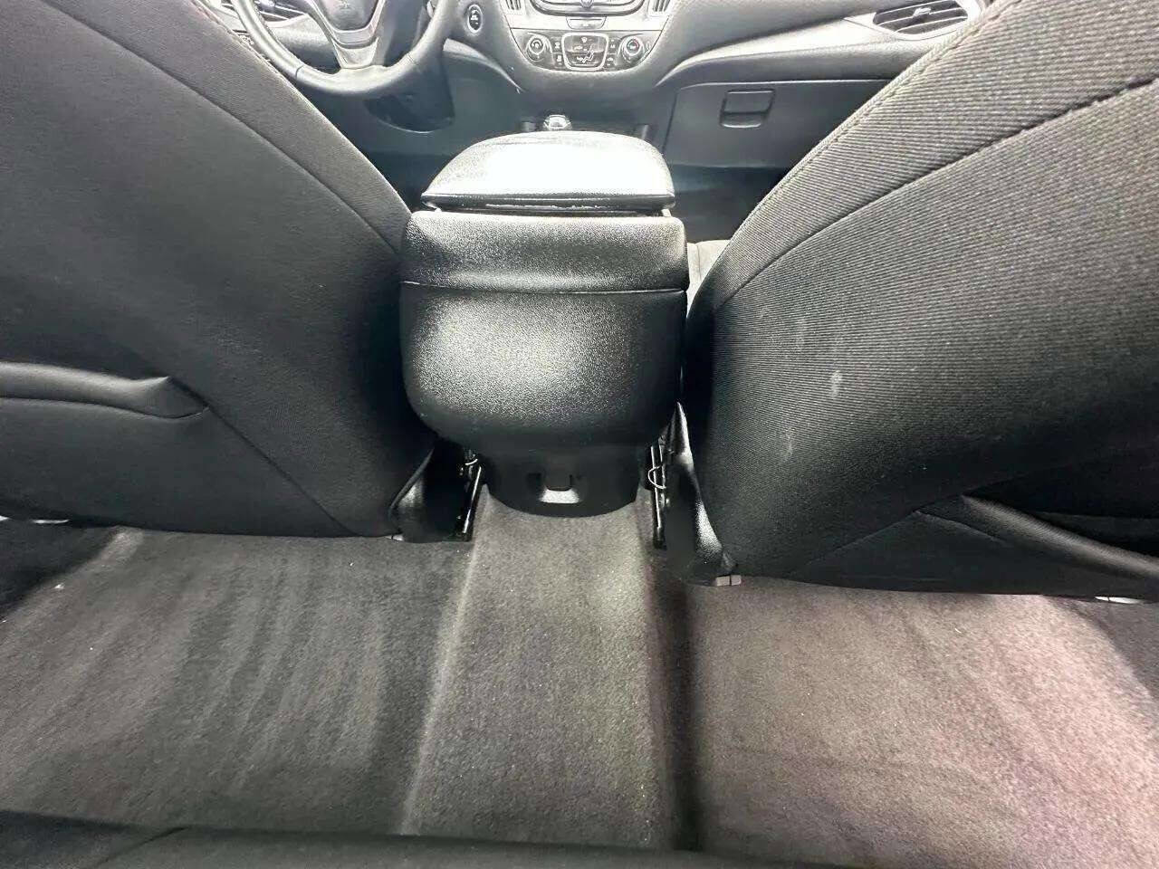 Used 2019 Chevrolet Malibu RS image 35