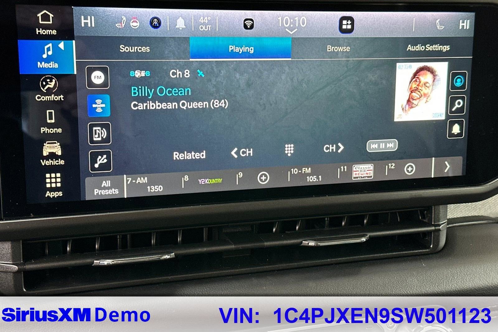 Used 2025 Jeep Wrangler Sahara image 28