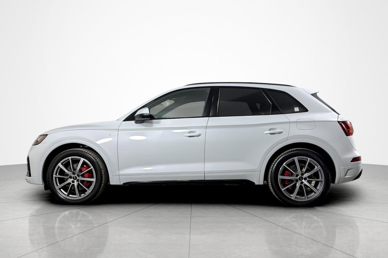 Used 2025 Audi Q5 e Premium Plus w/ Premium Plus Package video 2