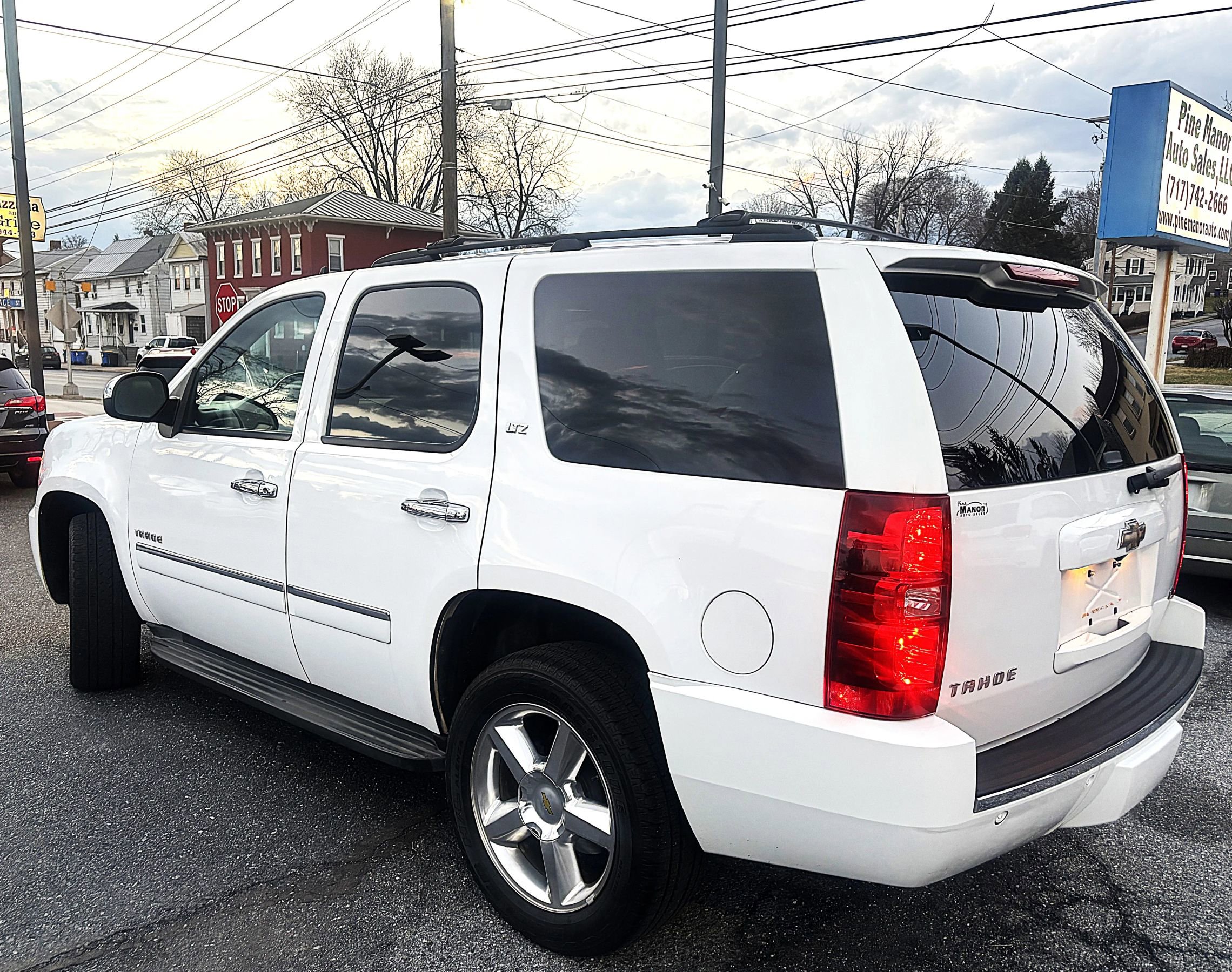 Used 2011 Chevrolet Tahoe LTZ image 4