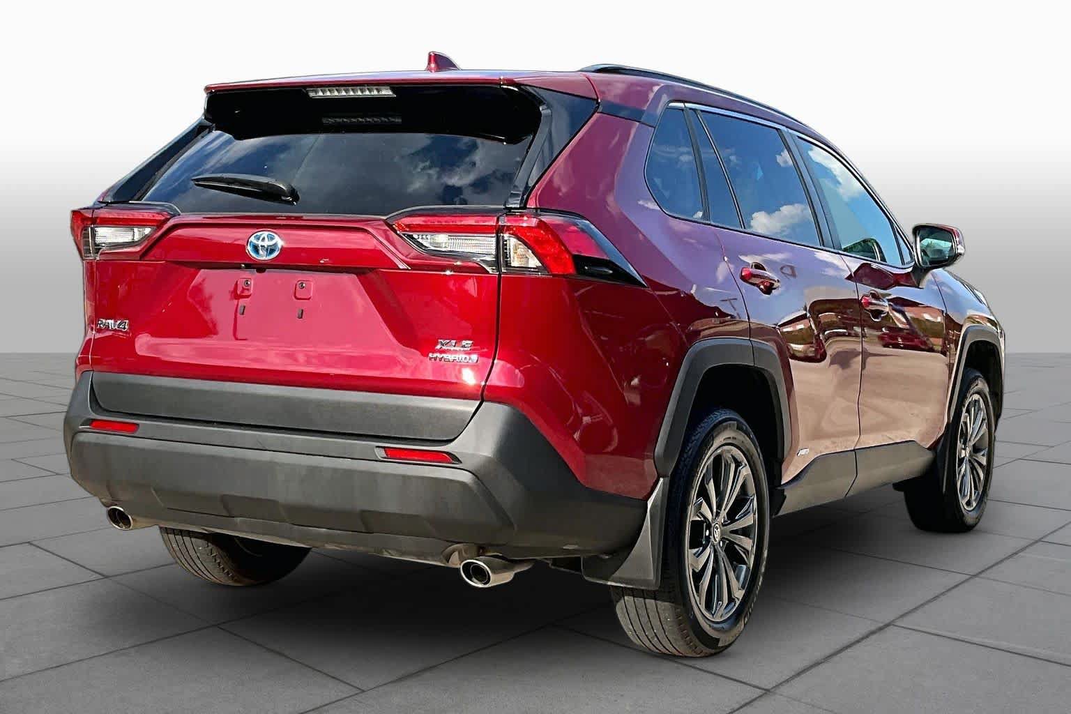Used 2024 Toyota RAV4 XLE Premium w/ Weather Package AWD/4WD image 13