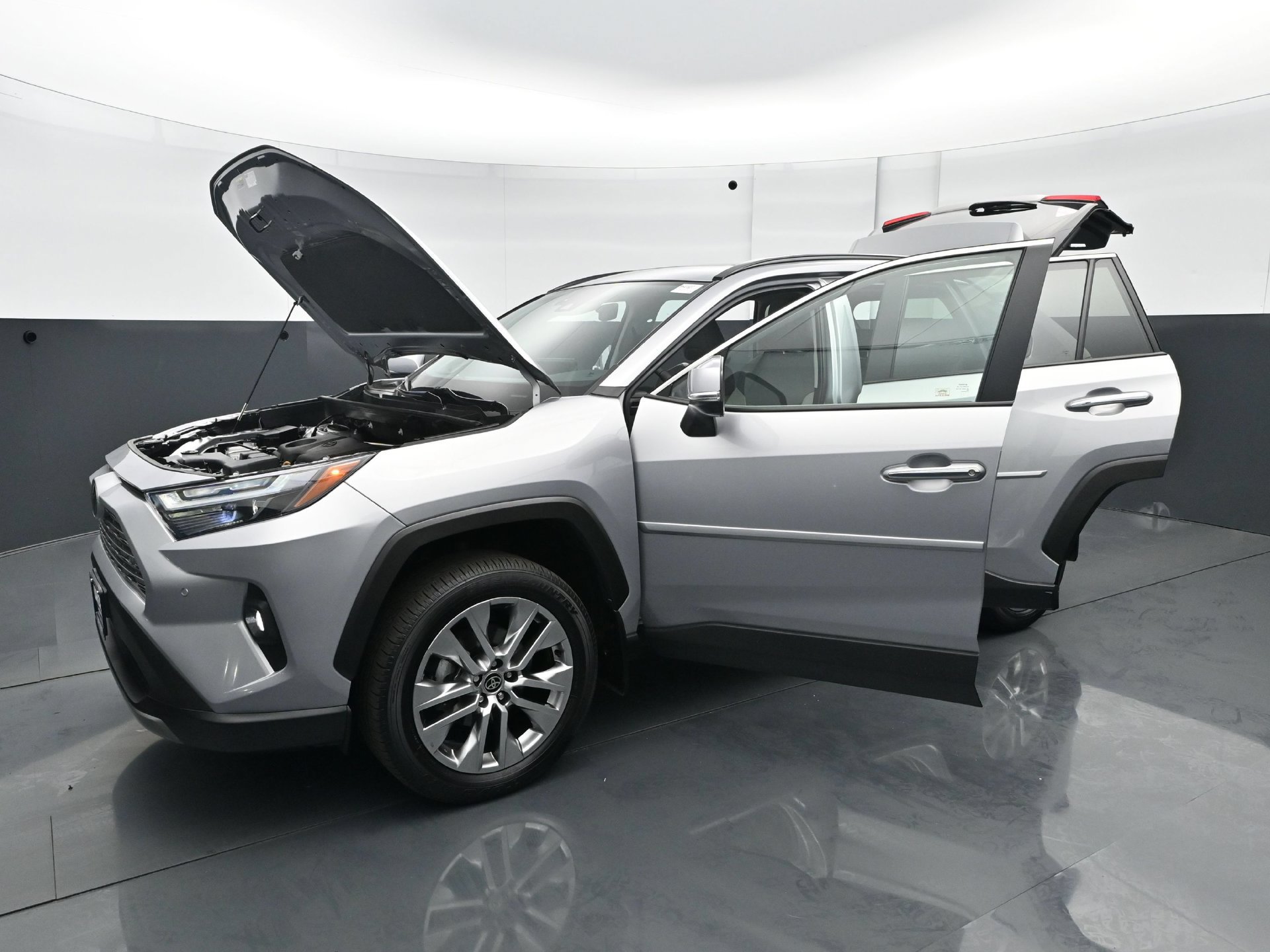 Used 2024 Toyota RAV4 Limited w/ Weather Package AWD/4WD image 33