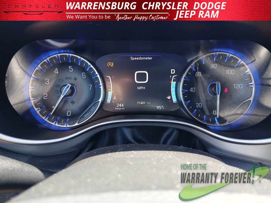 Used 2021 Chrysler Pacifica Touring-L w/ Uconnect Theater Family Group AWD/4WD image 17