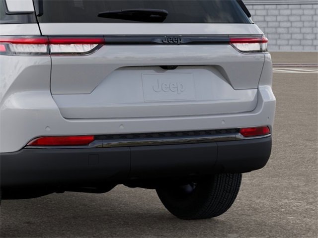 New 2025 Jeep Grand Cherokee Laredo image 13