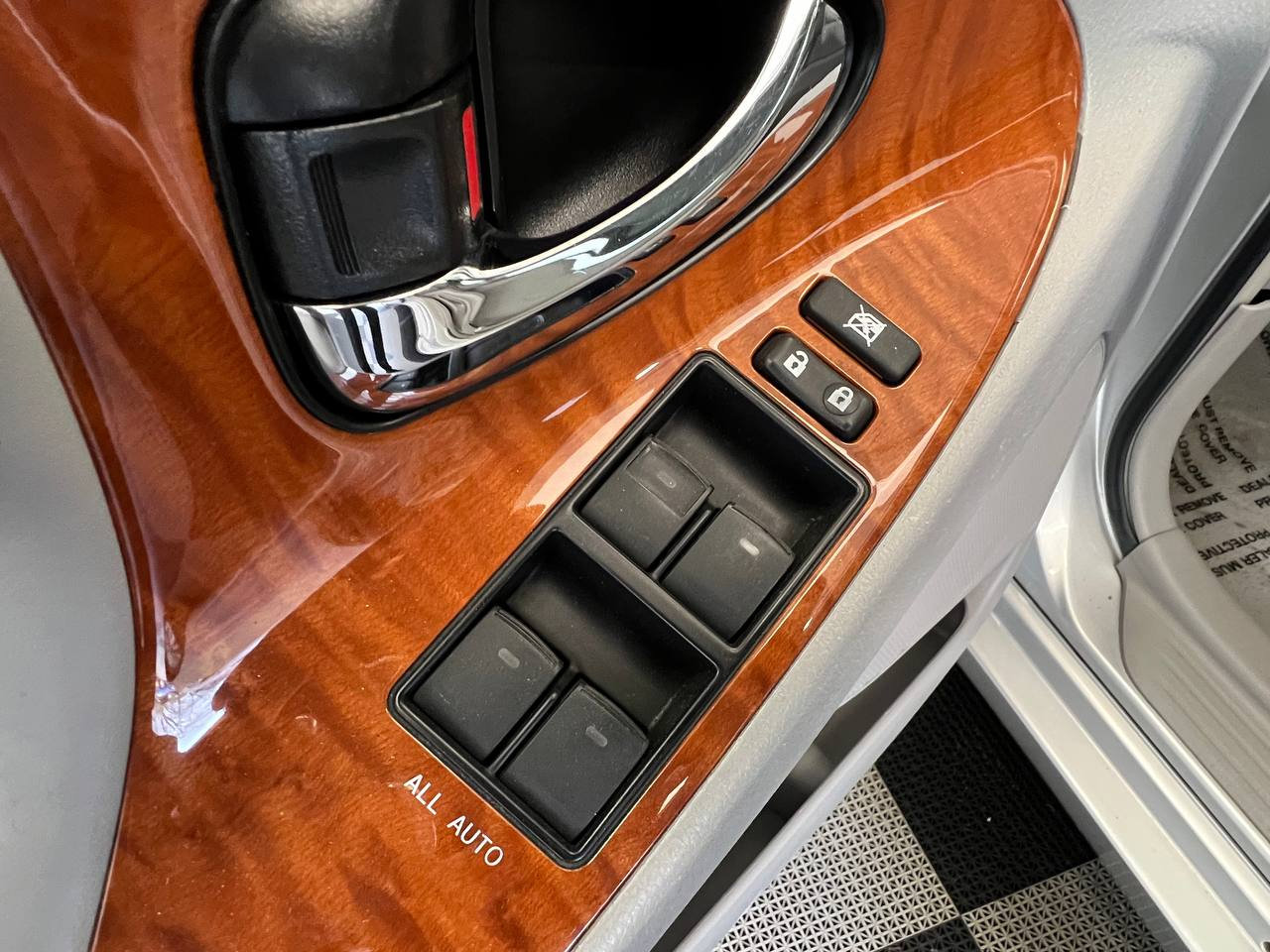 Used 2011 Toyota Camry XLE w/ XLE Extra-Value Pkg #2 image 23